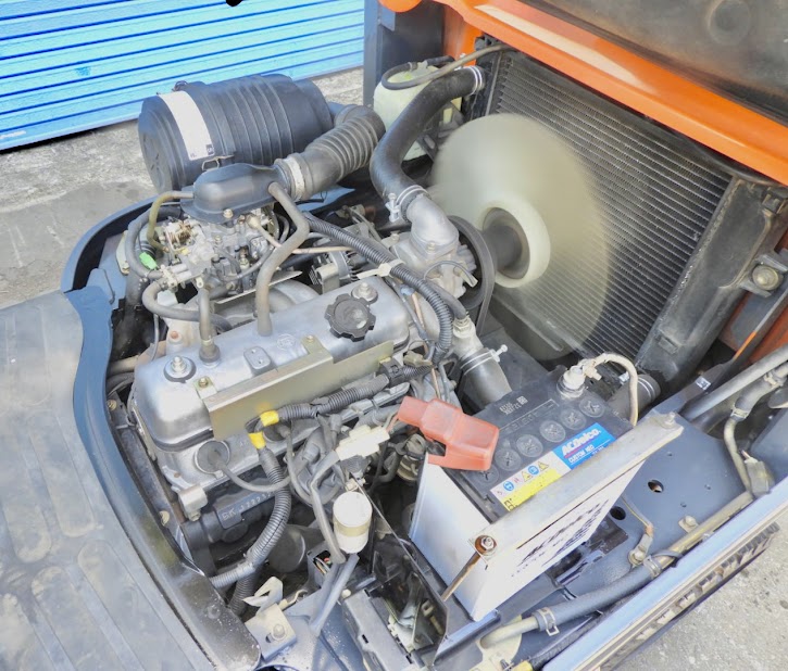 The engine compartment is meticulously clean. With maintenance already done, you can use it with confidence.
